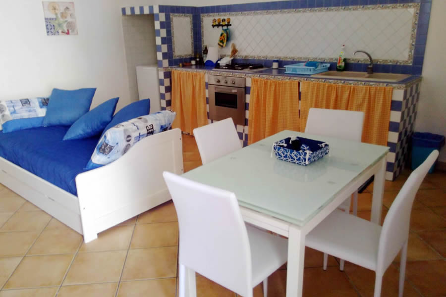 Trapani Mare Apartments 2 - kitchen and bedroom